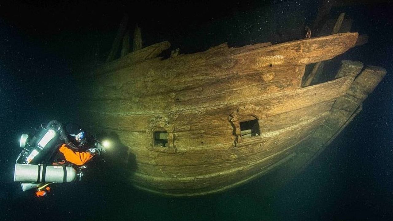 Senzație arheologică subacvatică: a fost descoperit cel mai mare vas de marfă din Evul Mediu, cu o greutate de peste 300 de tone.