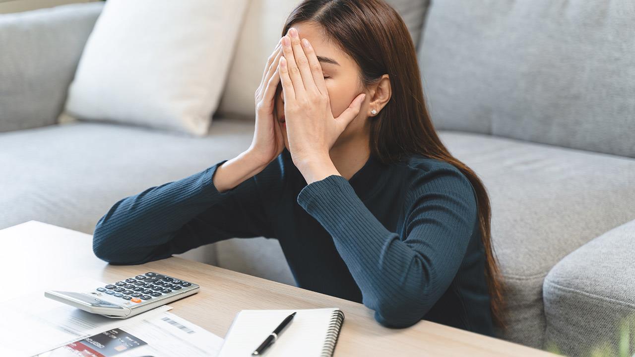 Munca de acasă și sănătatea mintală: 4 motive pentru care unii oameni se descurcă mai prost cu munca de acasă, în opinia unui psiholog.