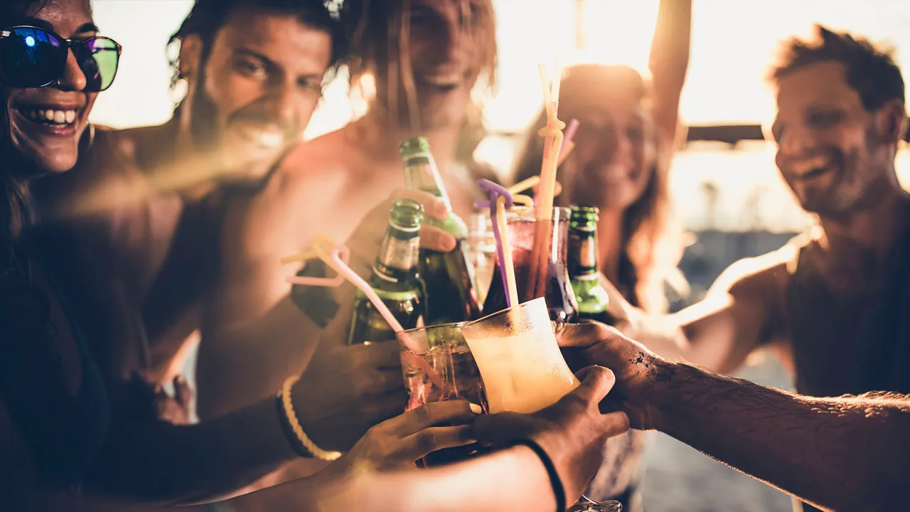 Să mergi la o petrecere și să nu-ți amintești nimic a doua zi dimineață: știința știe deja ce se întâmplă cu creierul.