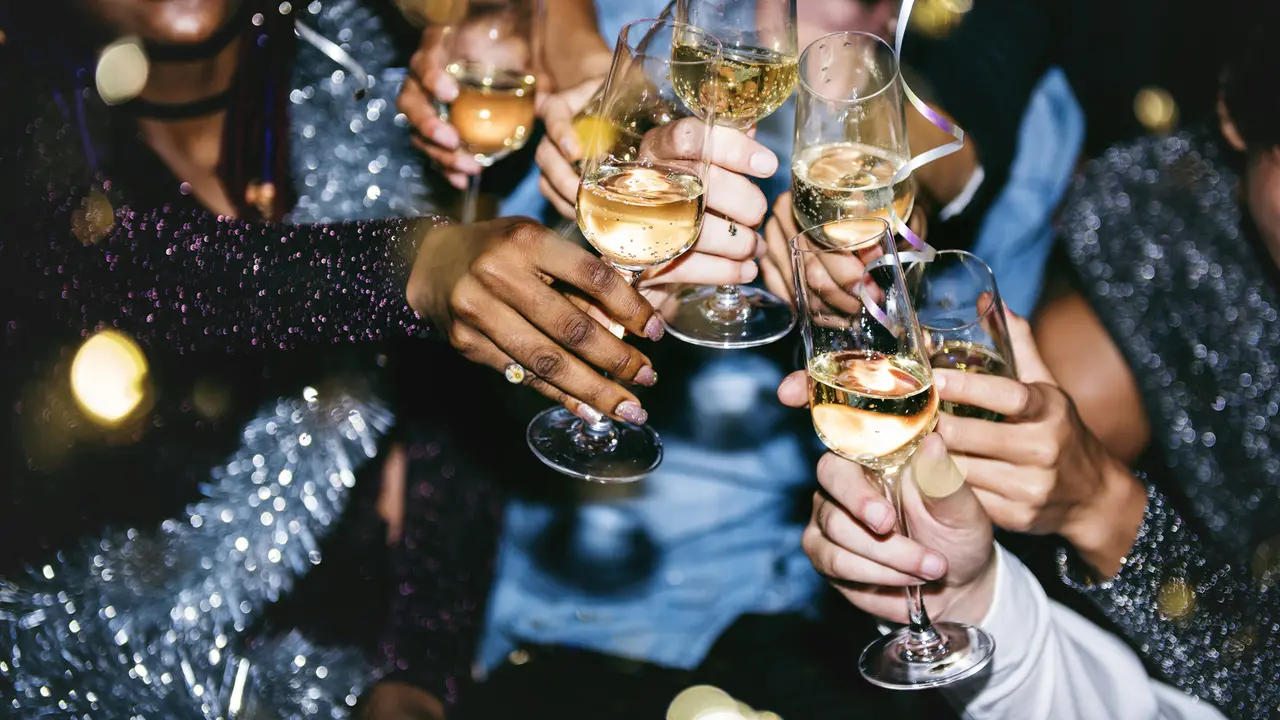 Să mergi la o petrecere și să nu-ți amintești nimic a doua zi dimineață: știința știe deja ce se întâmplă cu creierul.