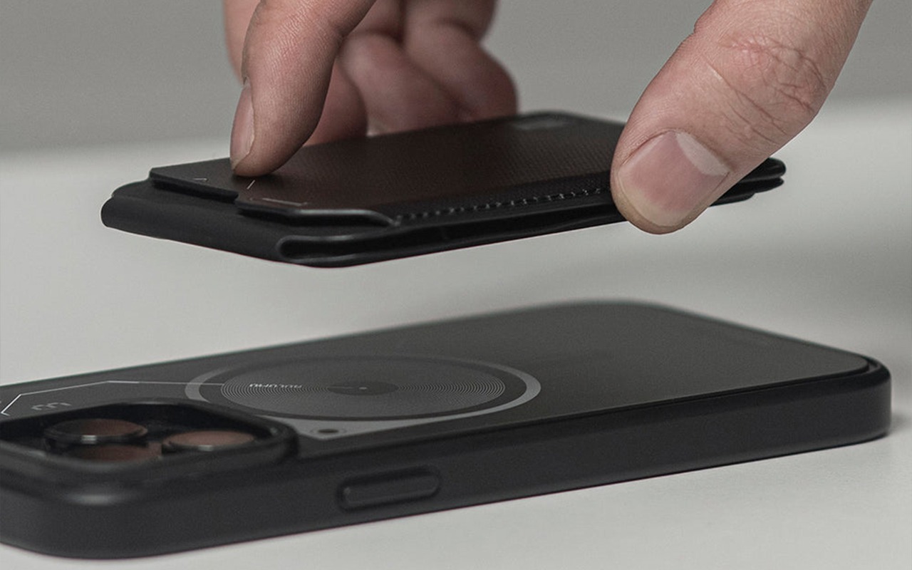 Portofelul magnetic pentru iPhone, compatibil cu MagSafe, va îmbunătăți considerabil confortul depozitării cardurilor dvs.