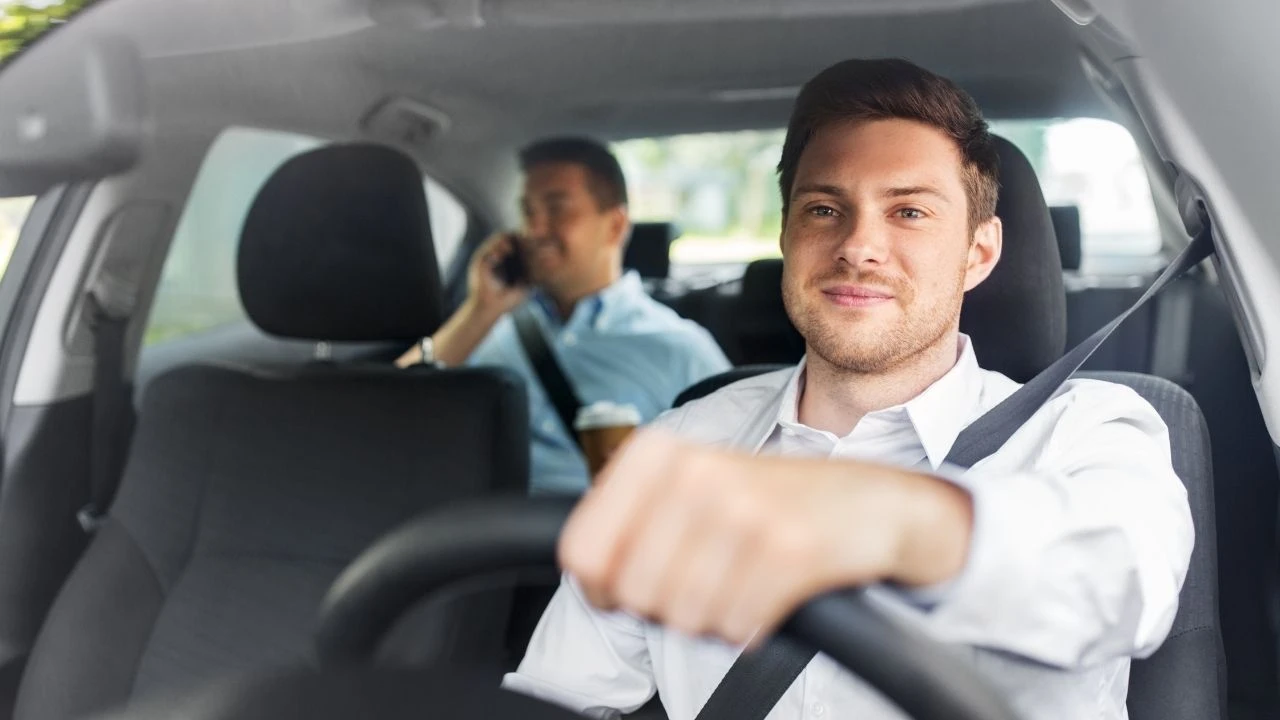 Guvernul va verifica fiecare vehicul pentru a se asigura că acesta respectă una dintre cerințele principale ale Departamentului Vehiculelor Motorizate.