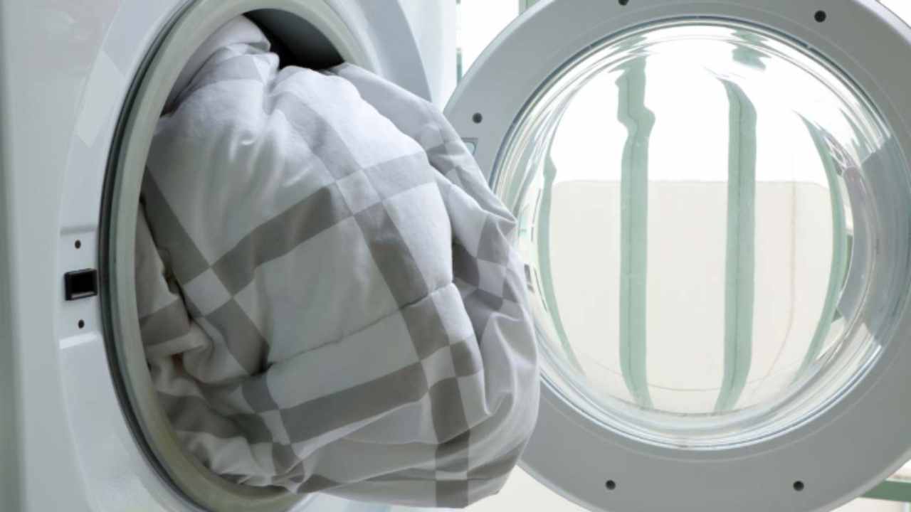 Cum se spală pernele din puf în mașina de spălat?