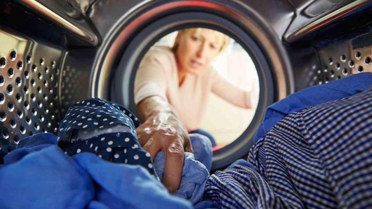 Bilele de aluminiu în mașina de spălat: la ce servesc și de ce se recomandă utilizarea lor.