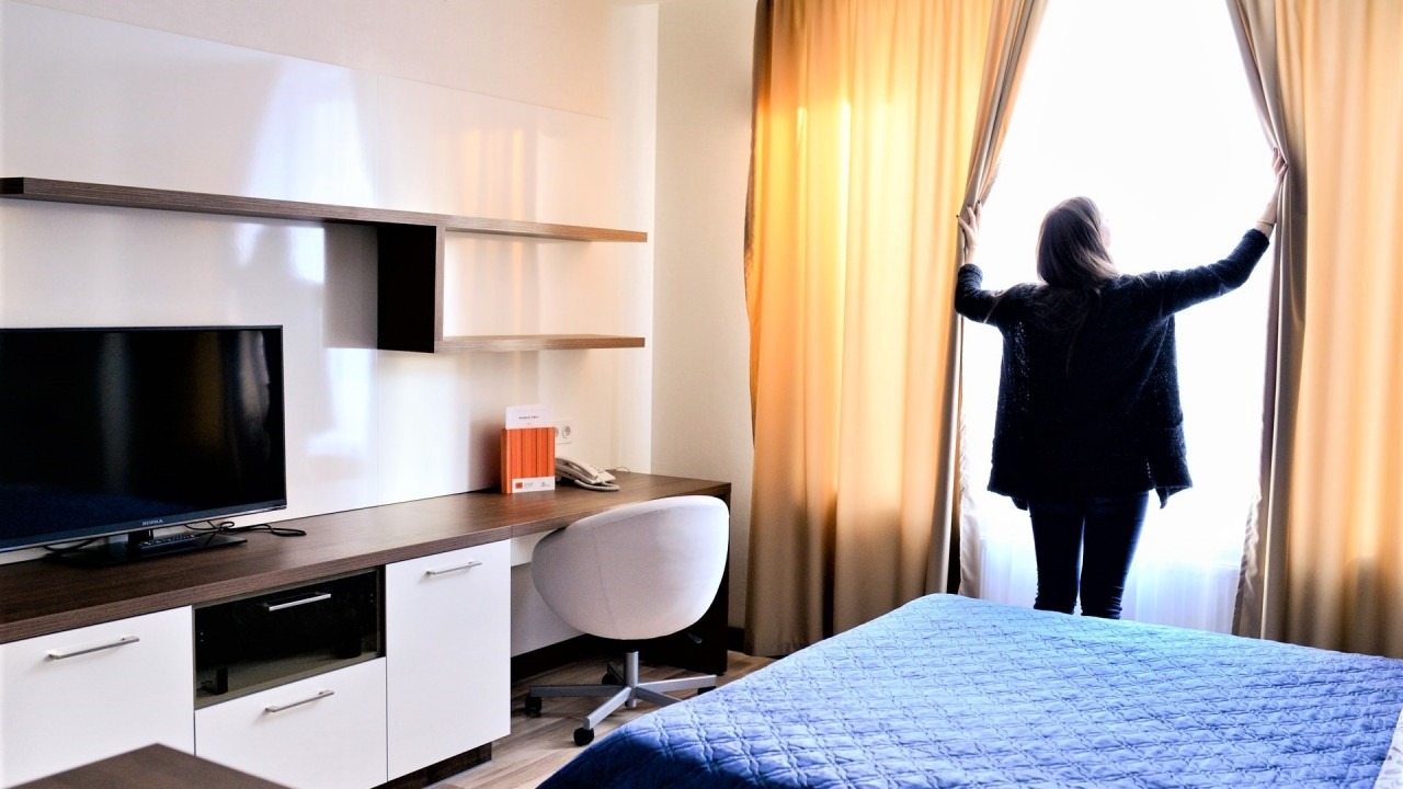 Legea privind închirierea locuințelor a încetat să mai fie în vigoare: chiriașii pot rămâne în locuință, chiar dacă proprietarul nu dorește să prelungească contractul.