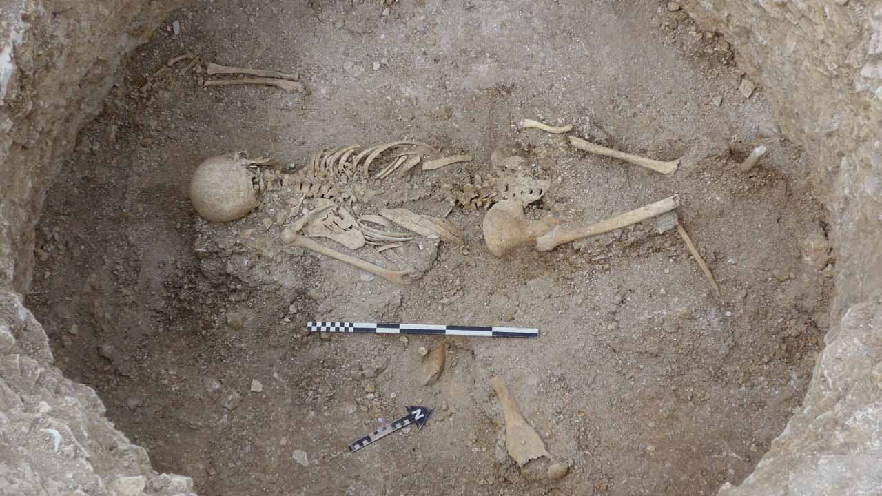 Pe teritoriul centralei nucleare au fost descoperite rămășițe umane: o înmormântare „de rang înalt” veche de 1400 de ani.