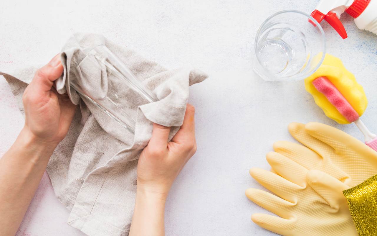 Fără bicarbonat de sodiu, fără detergent: cum să spălați prosoapele astfel încât să rămână moi, fără a le deteriora.