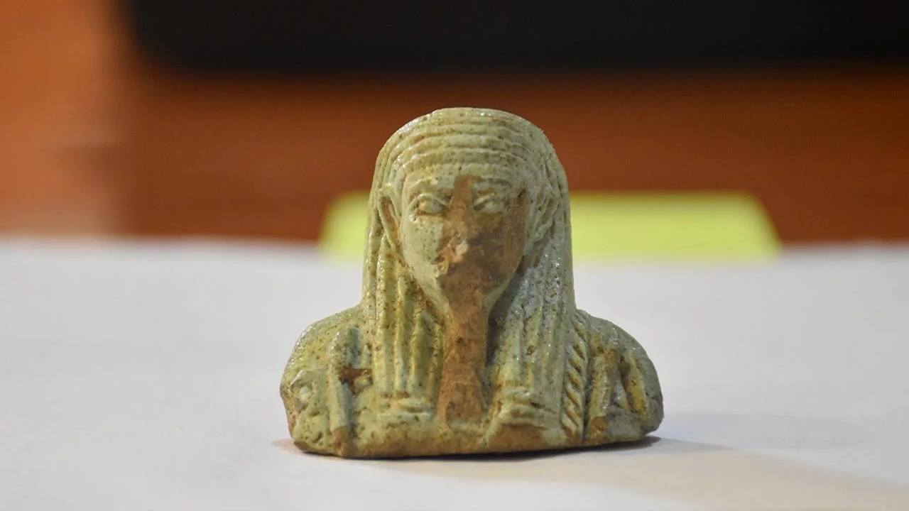 A fost descoperită o statuie veche de peste 4000 de ani, care provoacă concepțiile consacrate și poate rescrie istoria Egiptului Antic.