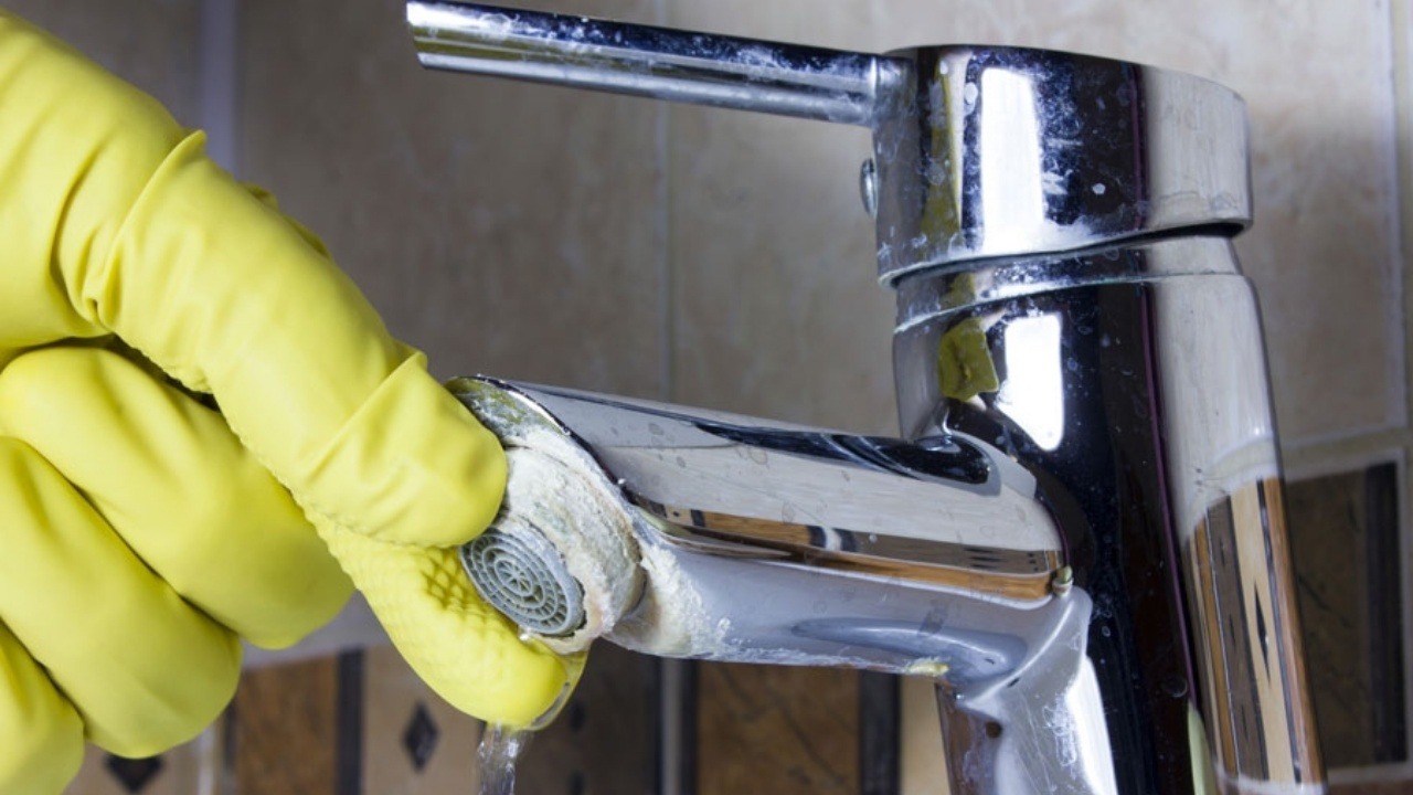 Ungerea robinetelor cu ulei pentru copii: de ce este necesar și de ce este recomandat.