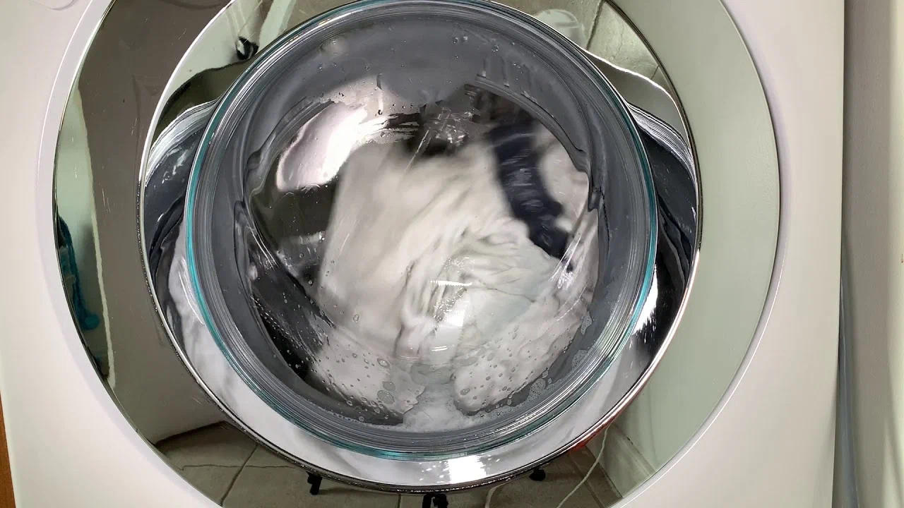 Adăugarea de oțet în mașina de spălat: de ce este necesar și de ce este recomandată această metodă.