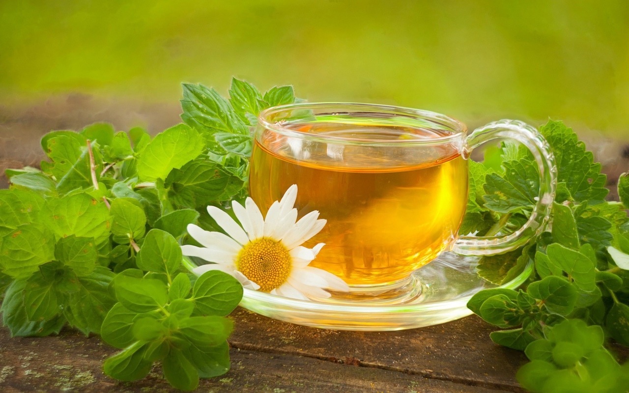 Adăugați aceste două ingrediente în ceai și beți-l dimineața. Calmează intestinele și încetinește îmbătrânirea.