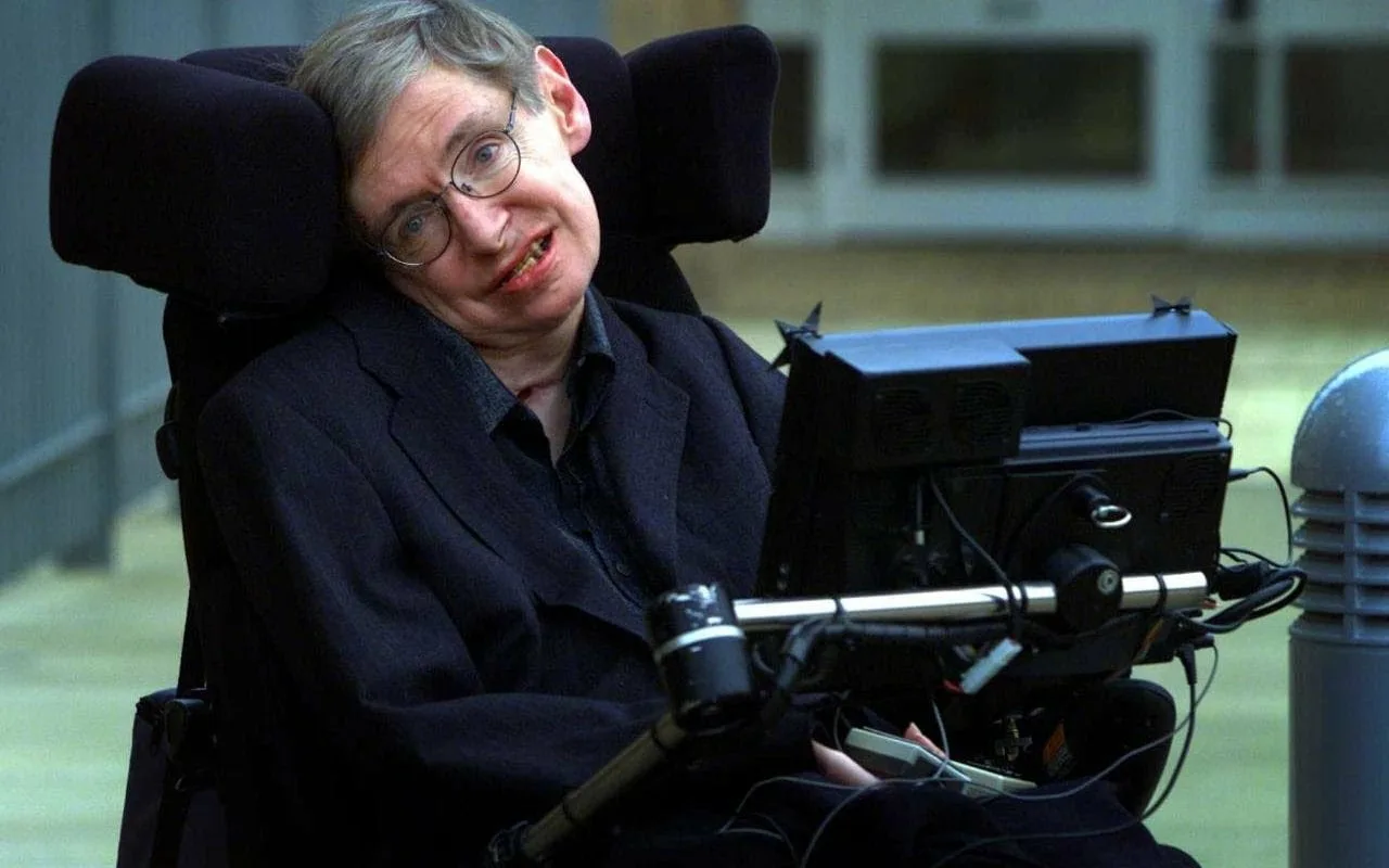 Stephen Hawking: „Nu este clar dacă inteligența are vreo valoare pentru supraviețuirea pe termen lung”.