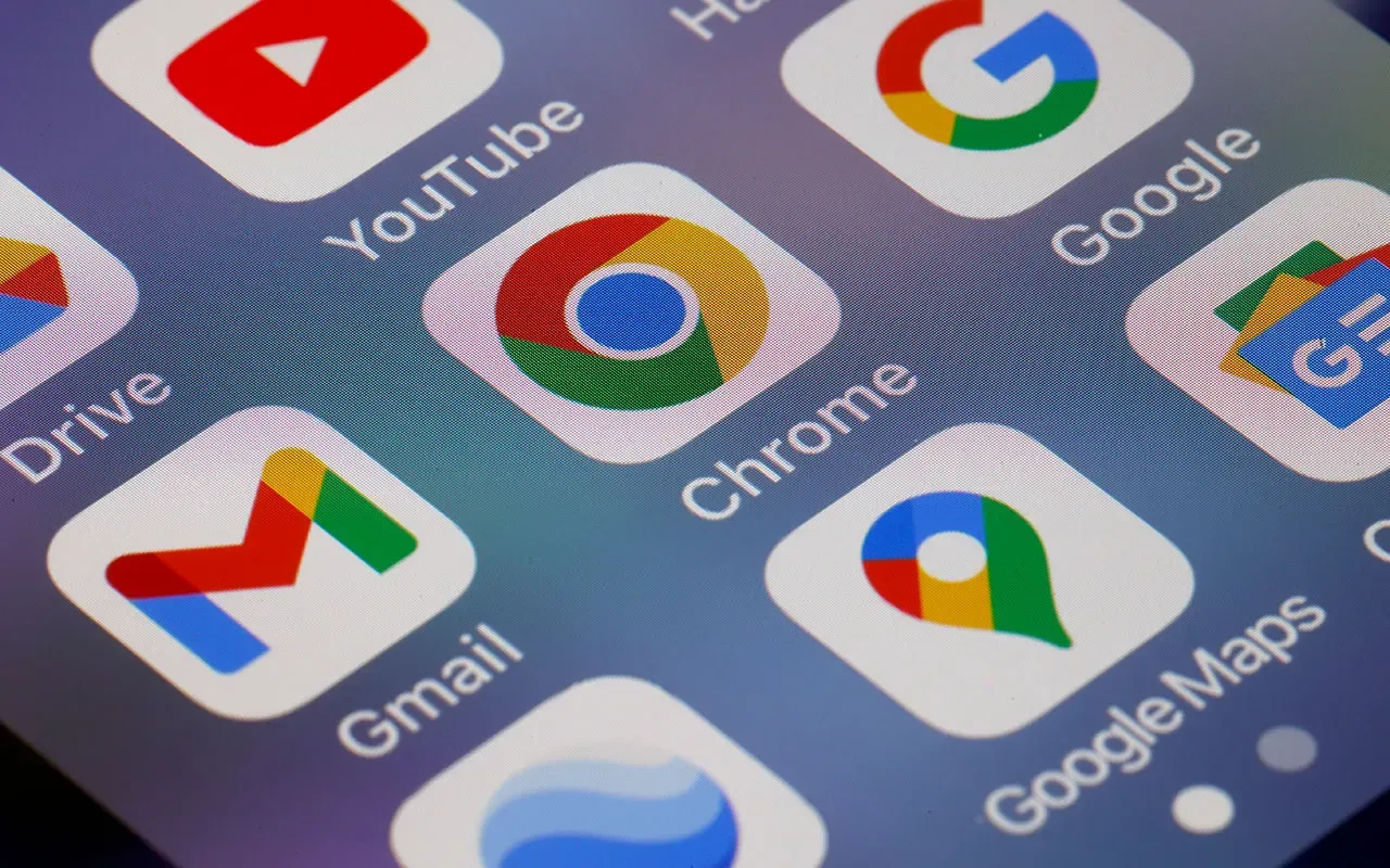 A fost descoperită o extensie pentru Chrome care preia controlul browserului și fură toate parolele.