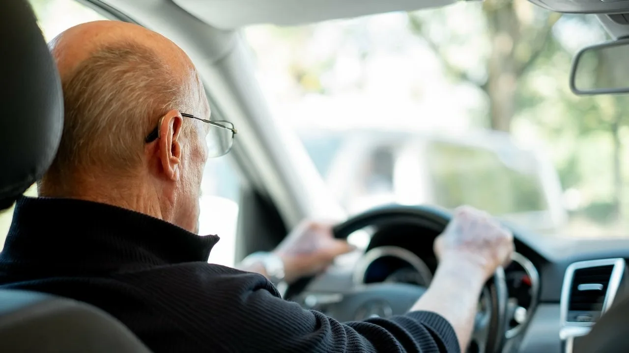 Spuneți adio permiselor de conducere pentru persoanele cu vârsta peste 65 de ani: acestea nu vor putea să-și reînnoiască permisele de conducere dacă nu îndeplinesc această cerință.