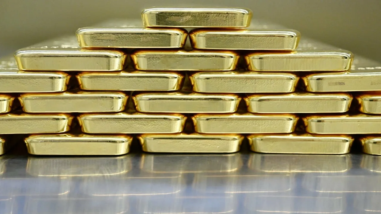 Au fost descoperite patru lingouri conținând peste 35 de kilograme de aur obținut ilegal, în valoare de aproape 2 milioane de dolari.