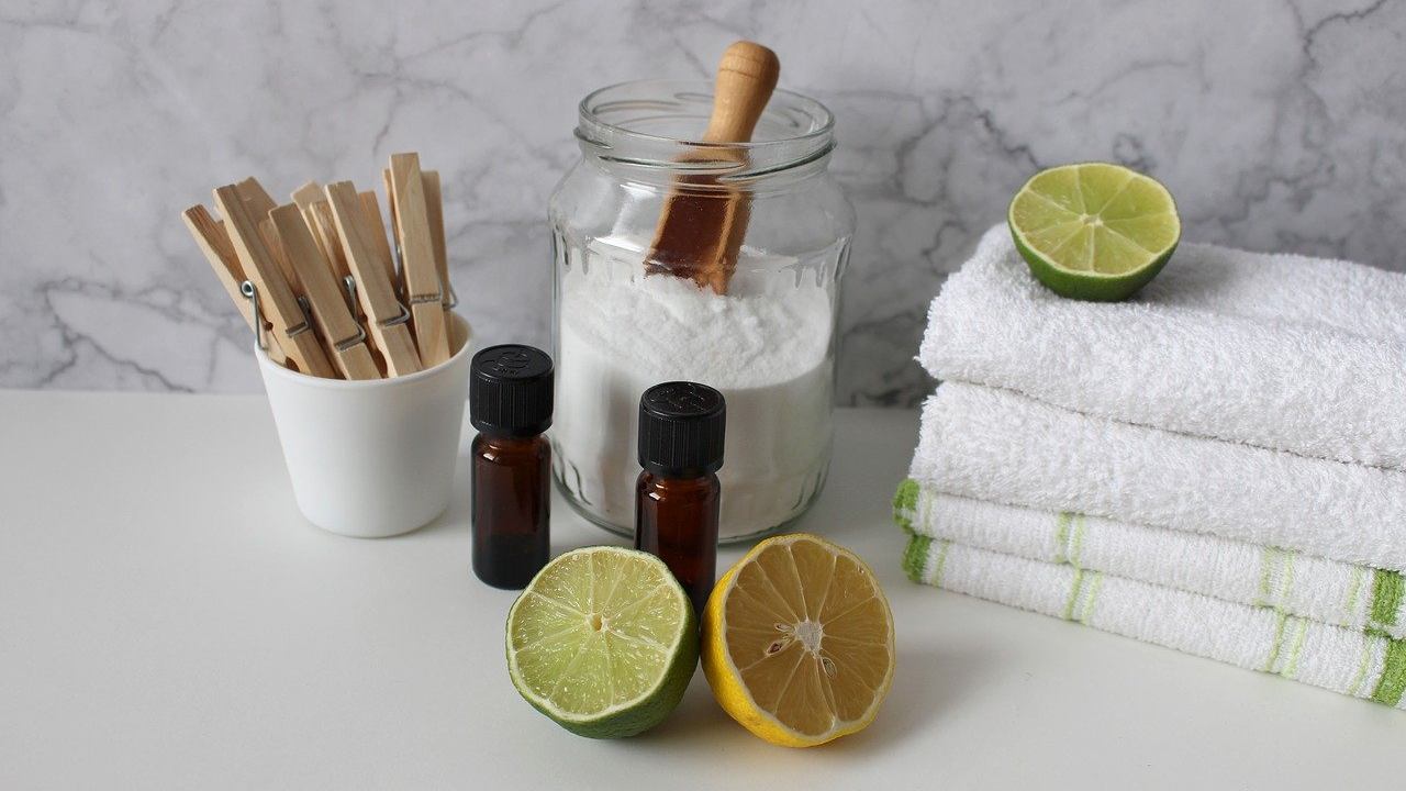 Alejandra, expertă în curățenie: „Pentru ca prosoapele de bucătărie să rămână impecabil de curate, folosiți săpun natural și suc de lămâie”.