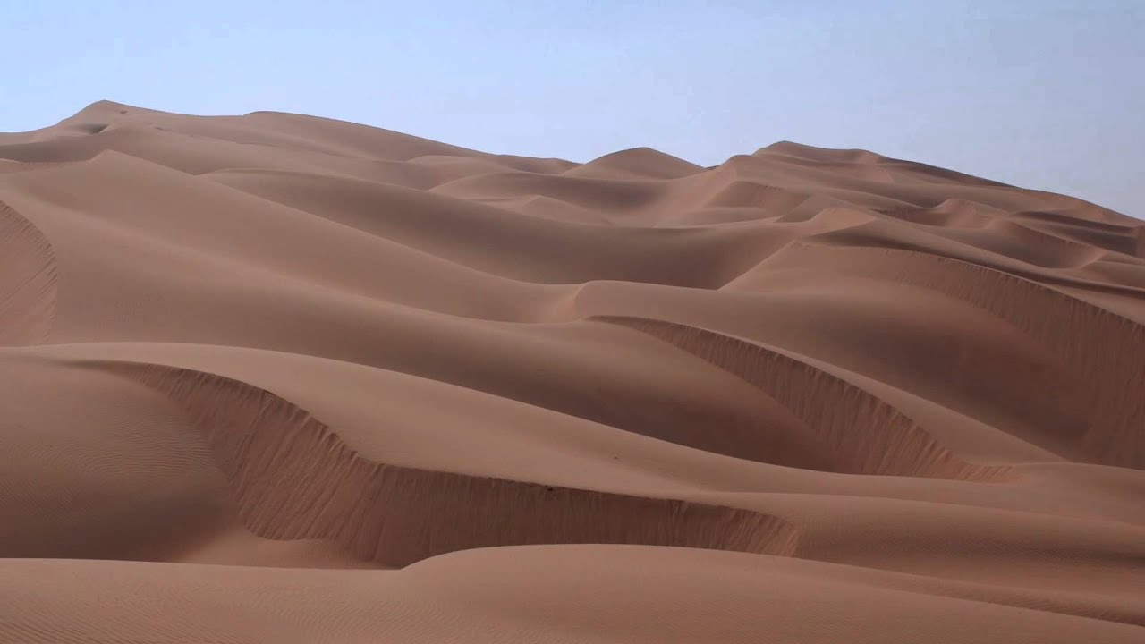 Arabia Saudită și Emiratele Arabe Unite importă anual milioane de tone de nisip, în ciuda faptului că sunt situate în deșerturi întinse.