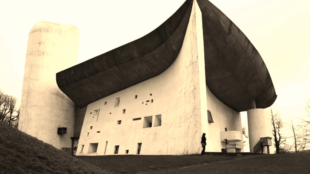 Acest loc atrage călătorii cu istoria și arhitectura sa originală.