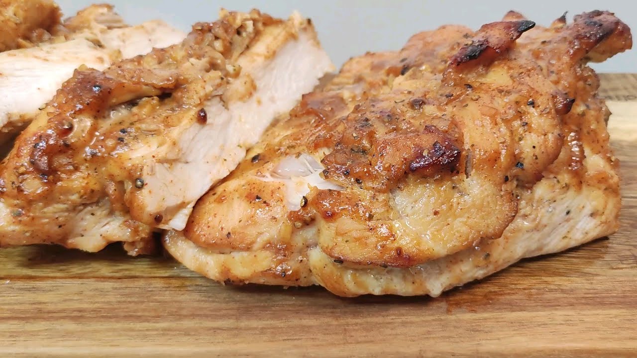 Polonezii îl taie, iar acesta este cea mai bună parte a felului de mâncare, bogată în colagen. Dacă este preparat corect, este crocant ca chipsurile.