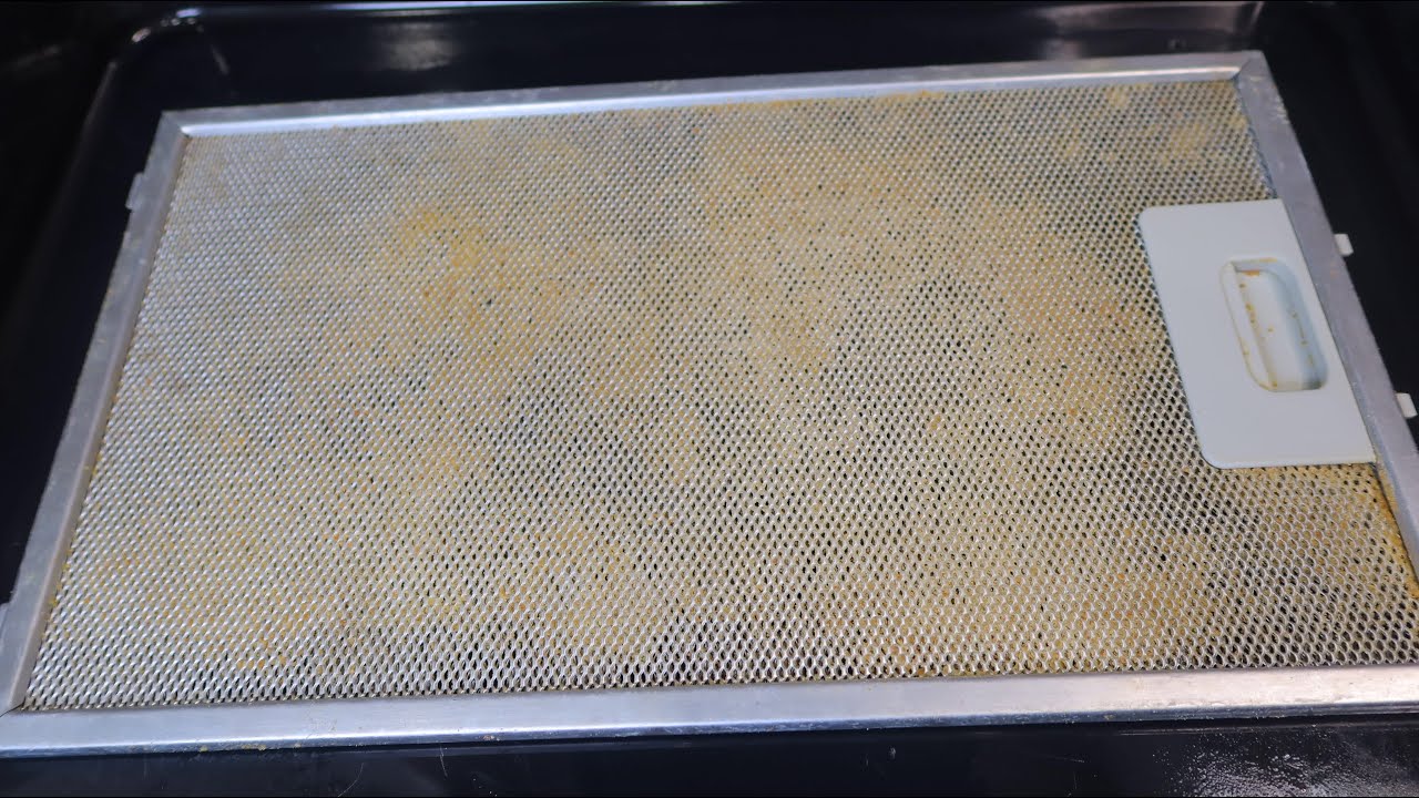 Nici bicarbonat de sodiu, nici detergent: cum să curățați ușor hota din bucătărie și să îndepărtați grăsimea.