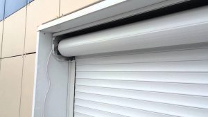 Cum să izolați cutia rulourilor la domiciliu, astfel încât niciun pic de aer să nu pătrundă în interior și casa să rămână caldă.