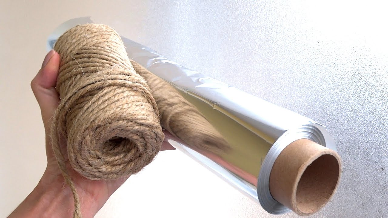 Aveți folie de aluminiu în dulap? Lipiți-o de mânerul ușii. Acest truc ieftin bate recorduri dintr-un singur motiv.