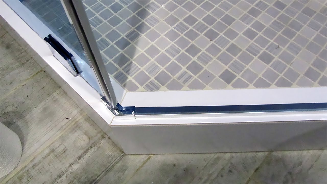 Utilizarea foliei de aluminiu în ghidajul pentru peretele despărțitor al cabinei de duș: de ce este recomandată și la ce servește.