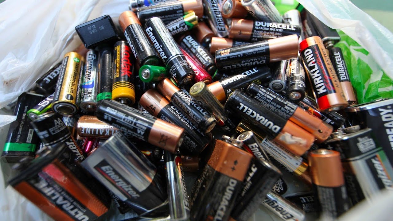 Dacă aveți baterii uzate acasă, aveți un adevărat tezaur: cum să le reciclați cu ajutorul acestei idei minunate?