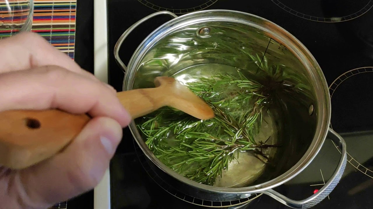 Amestecul de oțet și rozmarin: la ce este util și de ce este recomandat.