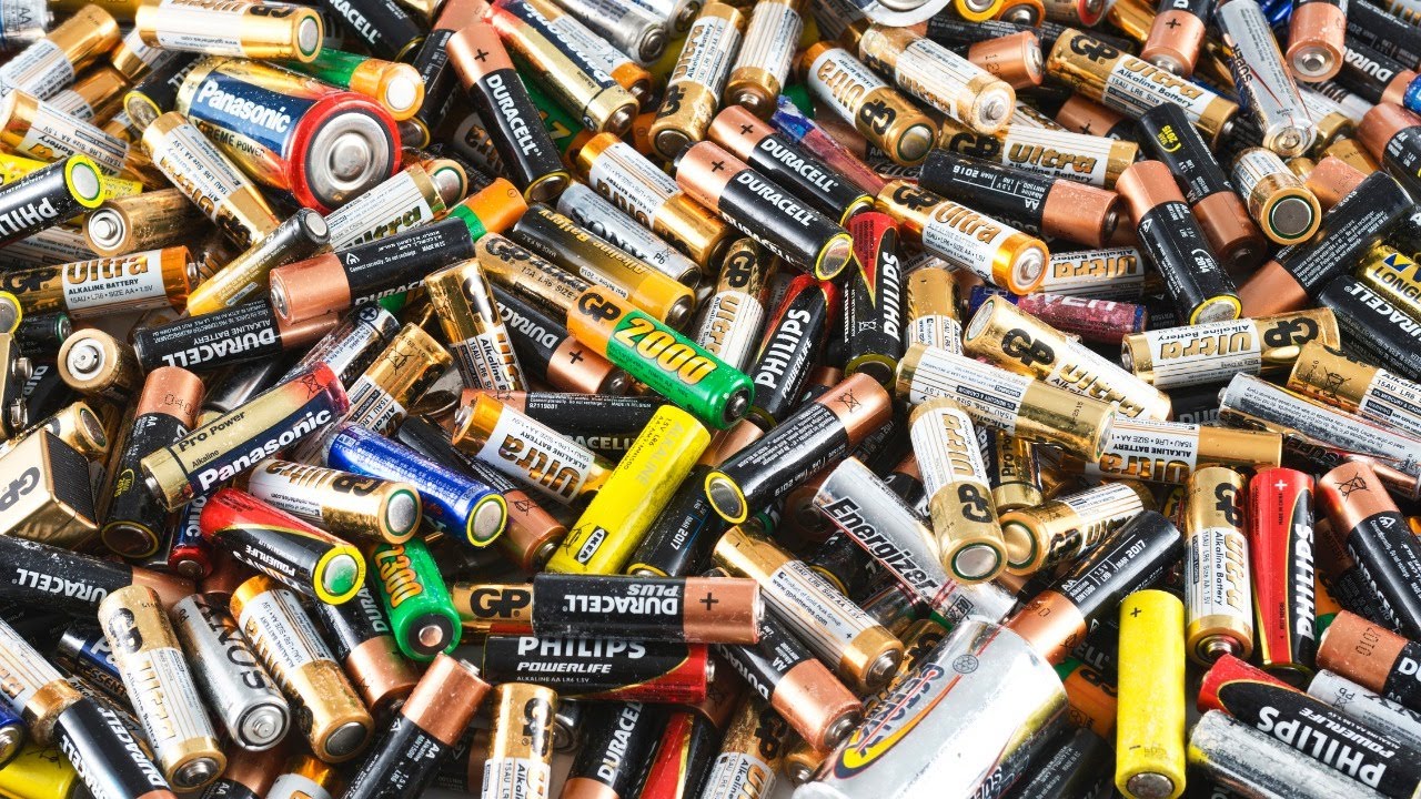 Dacă aveți baterii uzate acasă, aveți un adevărat tezaur: cum să le reciclați cu ajutorul acestei idei minunate?