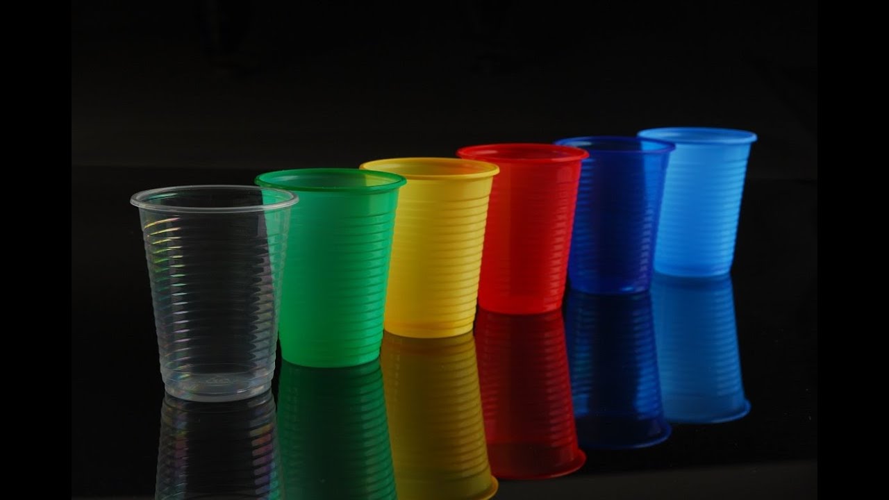 Pahare de plastic de unică folosință: care dintre ele sunt potrivite pentru băuturi calde și de ce?