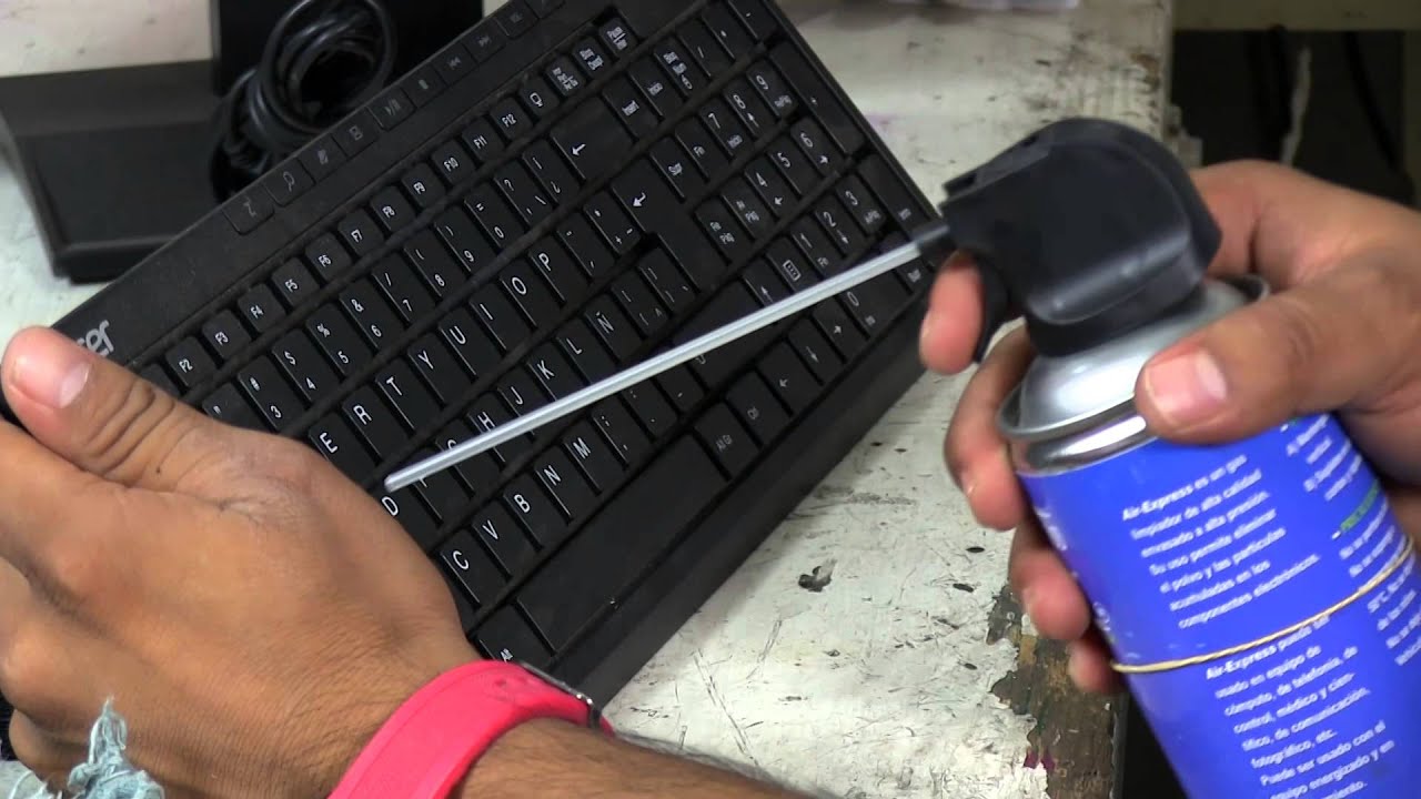 De aceea, dispozitivul de curățare „remediu pentru muci” este singurul gadget capabil să îndepărteze murdăria din canelurile tastelor.