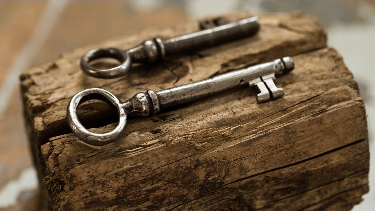 Agățați chei vechi pe balcon: de ce este recomandat și la ce servește.