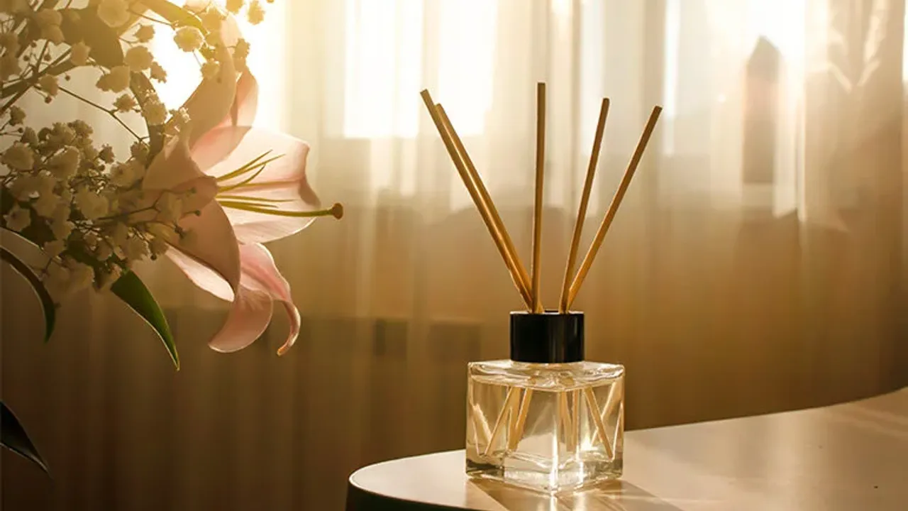 Cum să umpleți casa cu arome naturale folosind radiatorul (și 4 greșeli de evitat)