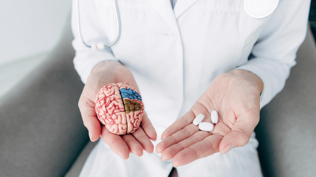 Ei dezvoltă un medicament împotriva unui tip agresiv de cancer cerebral, pentru care până în prezent nu exista un tratament eficient.