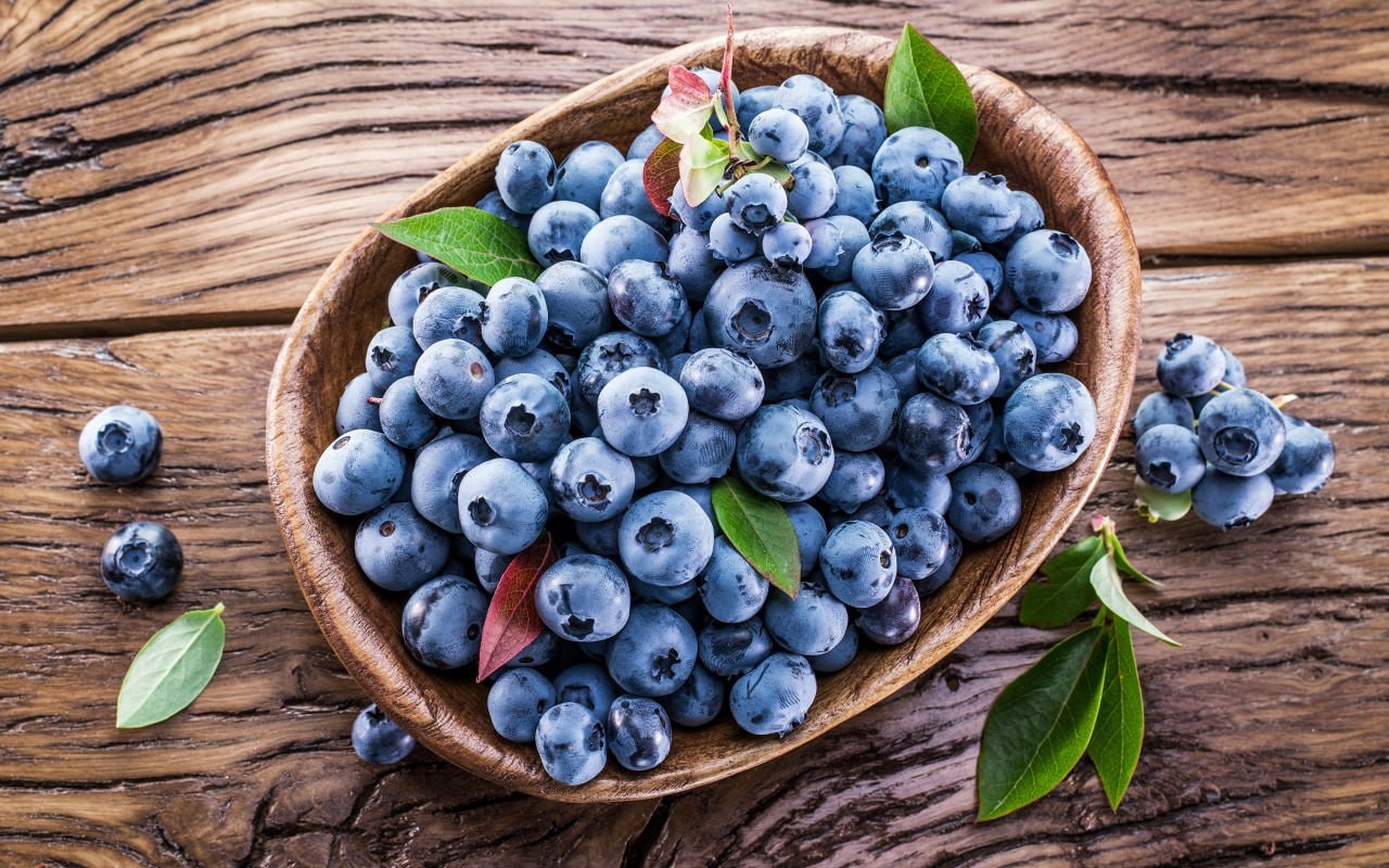 Care sunt, conform datelor științifice, beneficiile afinelor pentru sistemul cardiovascular și metabolic?