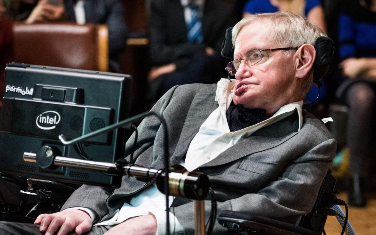 Stephen Hawking: „Nu este clar dacă inteligența are vreo valoare pentru supraviețuirea pe termen lung”.